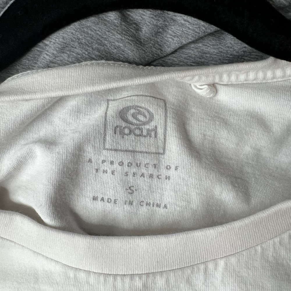 Rip Curl cropped shirt
